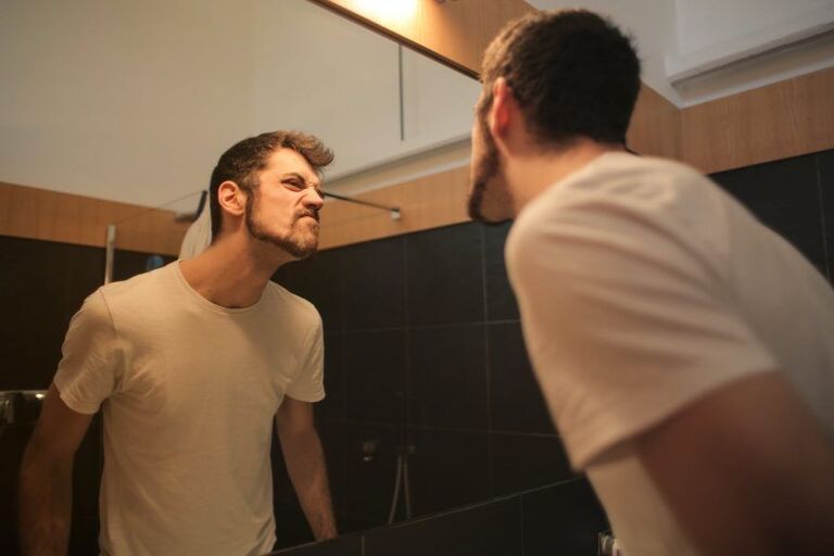 5 défauts chez un mec que les filles détestent