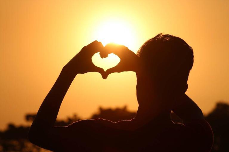 Pourquoi l&rsquo;homme Cancer séduit-il autant les femmes